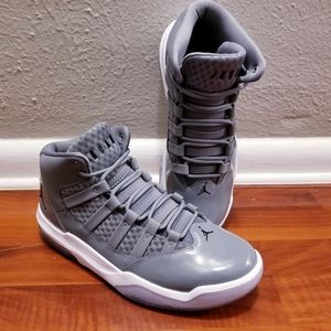 (SOLD) Jordan Sneakers Max Aura